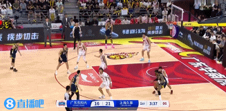 一波反超！贝兹利连得5分&胡明轩借掩护长三分 广东11-0打停上海