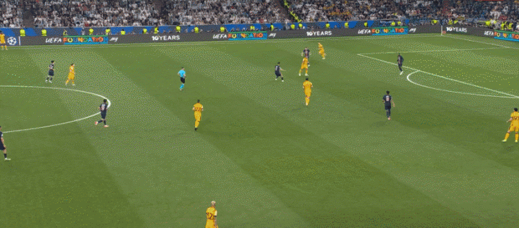 欧冠决赛复盘：巴黎“狂锋”背后有高人指点，请叫他们新典礼中场